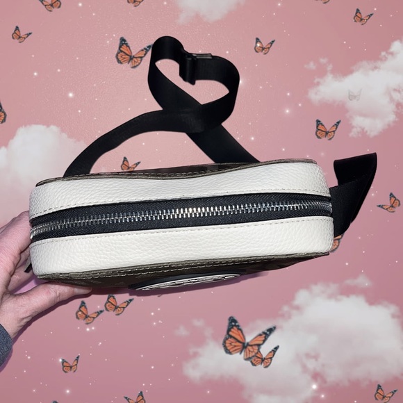 Michael Kors Kent Olive Flight Bag - Picture 4 of 4